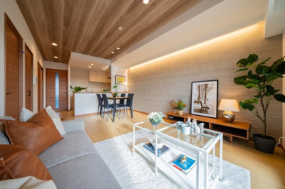 【居間・リビング】 | ディーレスティア堺・光明池 | 南海泉北線「光明池」駅まで徒歩５分♪毎日の通勤や通学に便利ですね♪