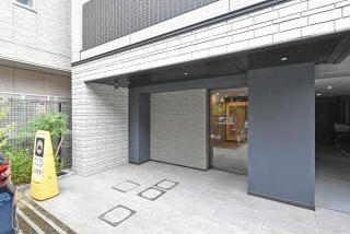 ルネサンスコート上野入谷のエントランス