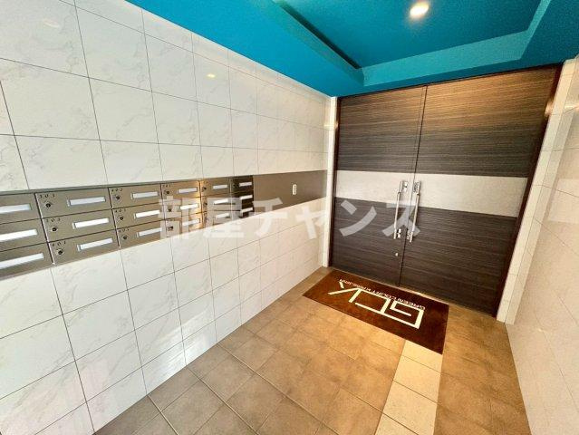 グリーンコート亀島のロビー