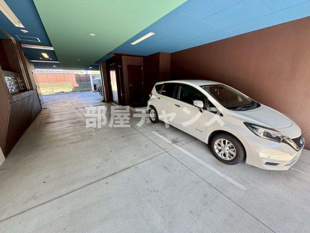 グリーンコート亀島の駐車場