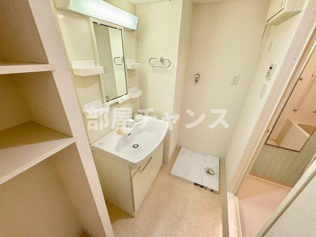 グリーンコート亀島の独立洗面台