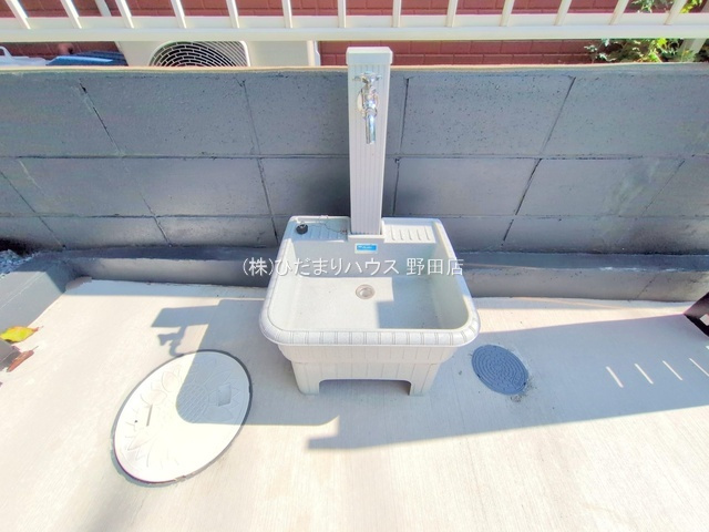 江戸川台第8期　新築戸建　1号棟の設備|便利な外の洗い場(^^)