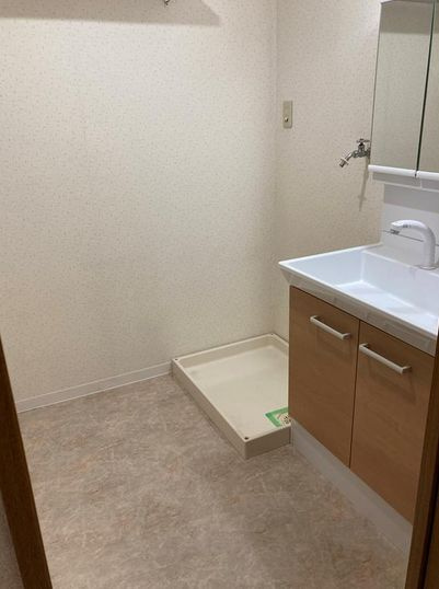 ルートホワイト２の独立洗面台