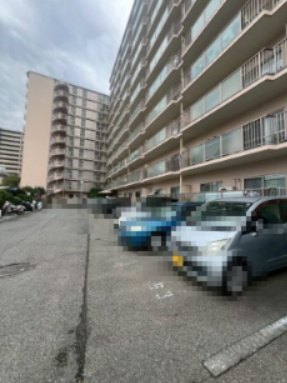 ユニハイム明石の駐車場