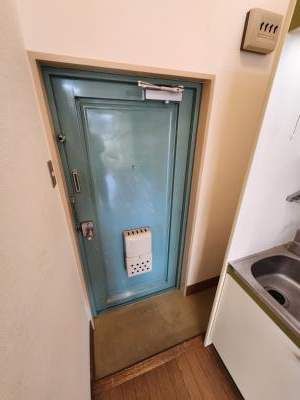 ハイツウエストロードの玄関