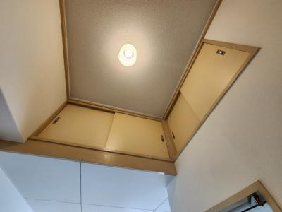 ハイツウエストロードの収納|玄関上部収納