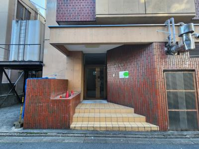 ハイツウエストロードのエントランス