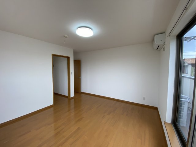 北之幸谷中古住宅の洋室