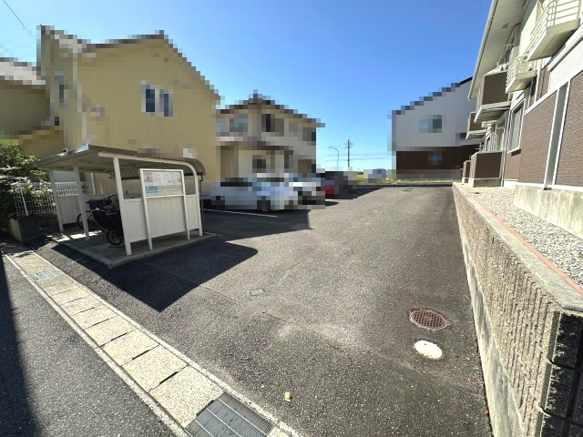 ネオステージの駐車場