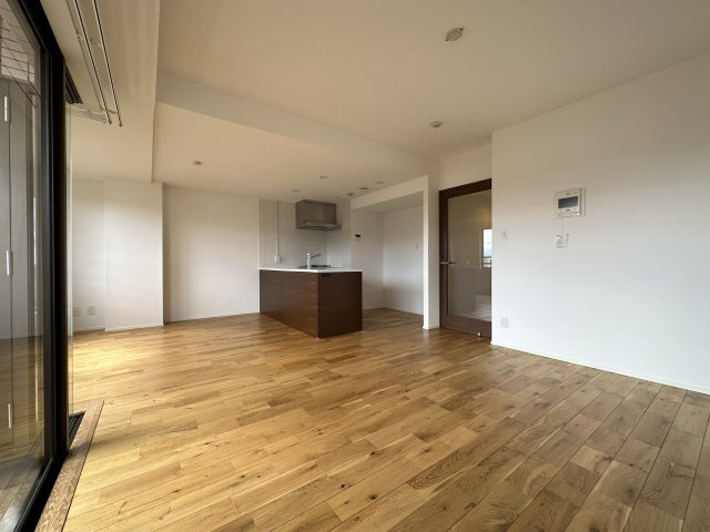 カスタネアクリヒラの居間・リビング