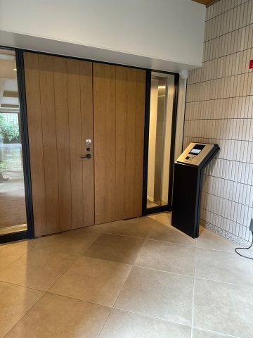 カスタネアクリヒラのロビー