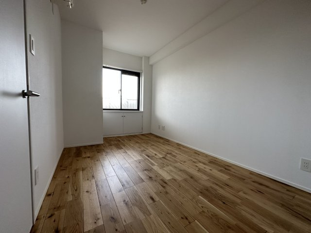 カスタネアクリヒラの居間・リビング