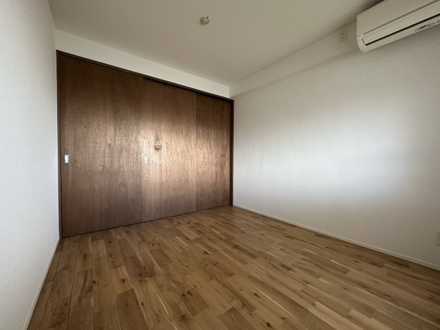 カスタネアクリヒラの内装