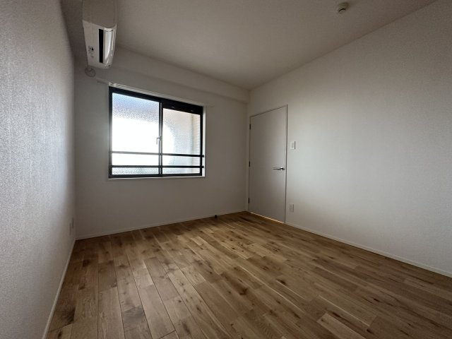 カスタネアクリヒラの居間・リビング