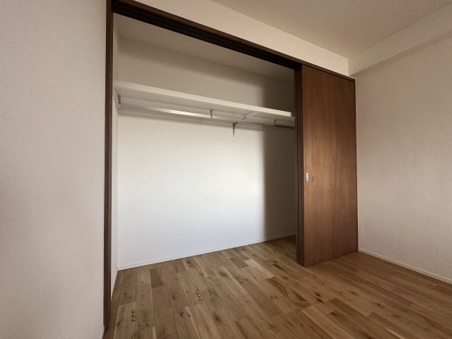 カスタネアクリヒラの内装