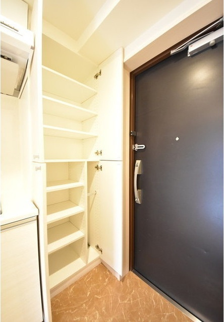 ラスパシオ三軒茶屋の玄関