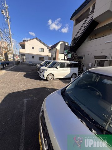 コーポ幸の駐車場