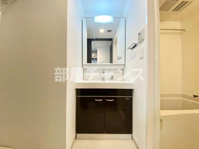 エステムコート名古屋新栄Ⅴラポールの独立洗面台