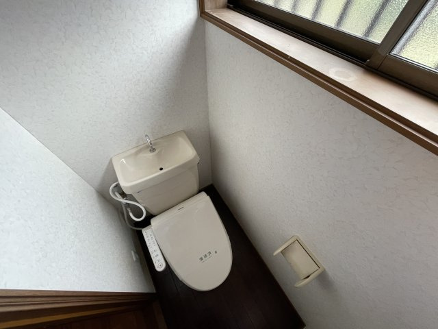 大網白里市木崎中古戸建のトイレ
