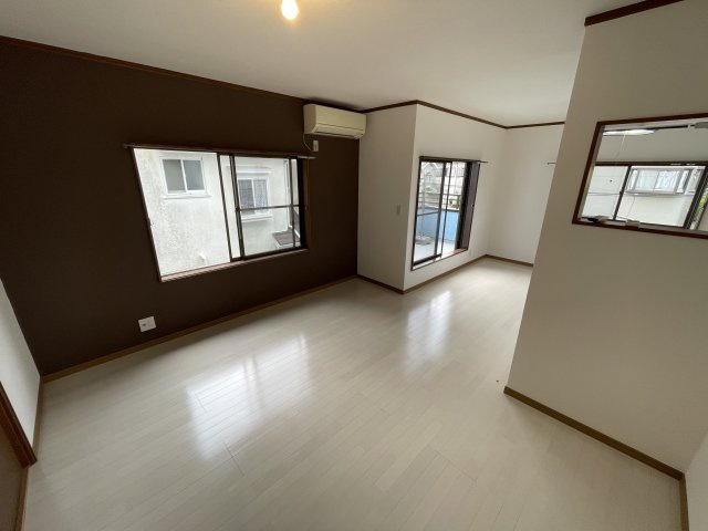 大網白里市木崎中古戸建の洋室