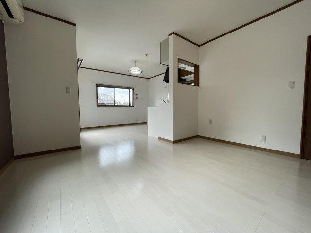 大網白里市木崎中古戸建の洋室