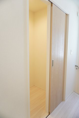 越谷市東越谷6丁目 新築分譲住宅の収納|廊下