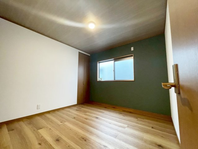 鳥飼野々1 中古戸建の洋室|コンパクトで使いやすい洋室です