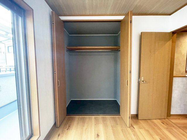 鳥飼野々1 中古戸建の収納|大きなものも収納できそうです