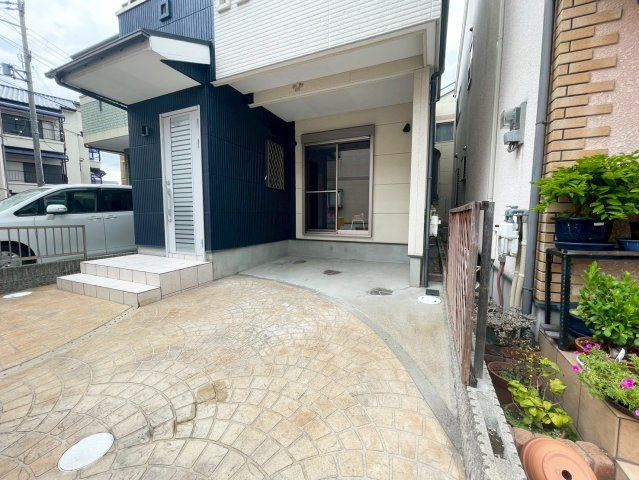 鳥飼野々1 中古戸建の駐車場|駐車場です