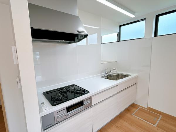 佐土原町上田島　中古戸建のキッチン