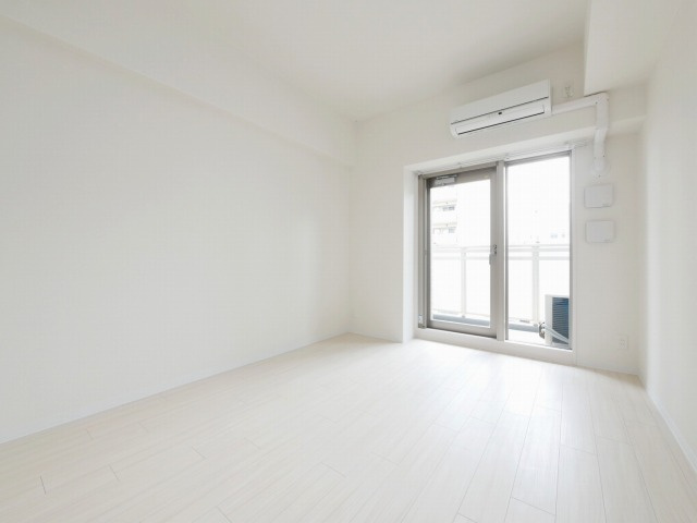 エスリード中之島クロスゲートの居間・リビング