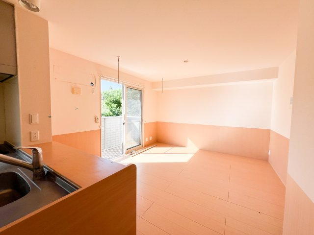 福井ガーデンハイツ B棟の居間・リビング