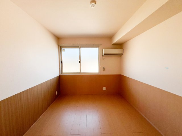 福井ガーデンハイツ B棟の洋室