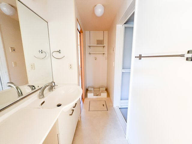 福井ガーデンハイツ B棟の洗面所