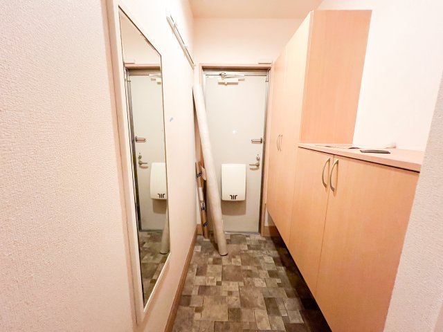 福井ガーデンハイツ B棟の玄関