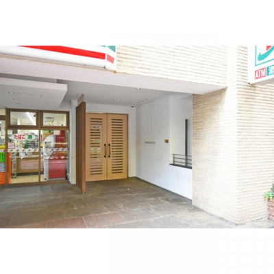 【エントランス】 | 白金台アパートメント | ゆとりのあるエントランスです