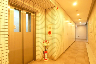 【外観】 | プレミアムキューブ大岡山 | 外観は落ち着いています