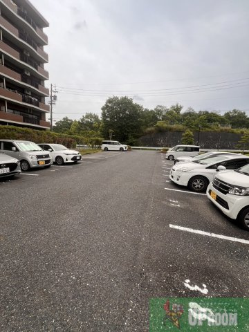 サンハイツたかくらＢ棟の駐車場