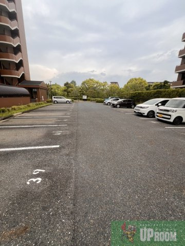 サンハイツたかくらＢ棟の駐車場