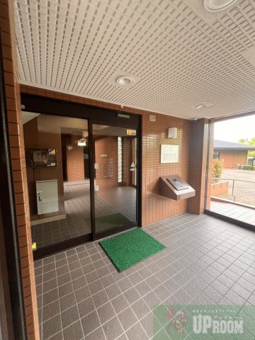 サンハイツたかくらＢ棟のエントランス