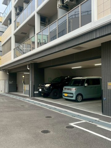 エステムコート神戸　大倉山公園の駐車場