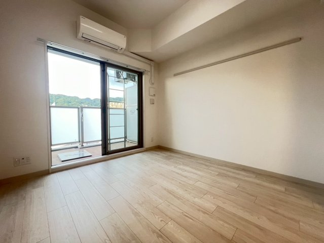 エステムコート神戸　大倉山公園の居間・リビング