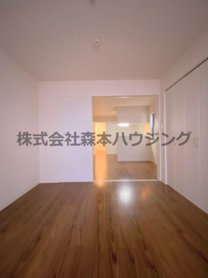 【洋室】 | 　WING萱島本町 | 広々とした洋室です