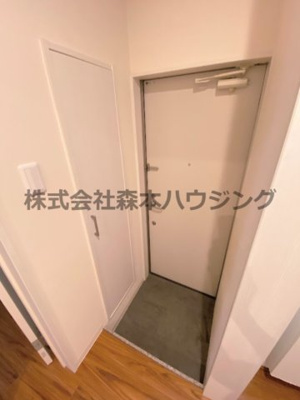 【玄関】 | 　WING萱島本町 | 落ち着いた玄関です