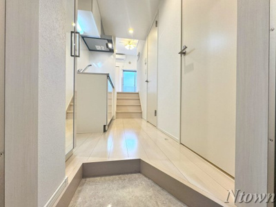 【玄関】 | ハーモニーテラス清水Ⅳ | 明るい玄関です