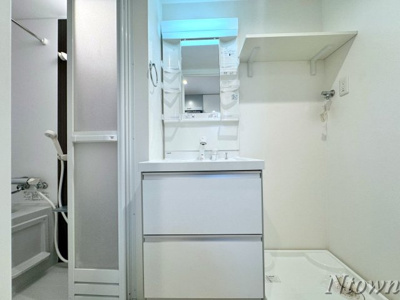 【独立洗面台】 | ハーモニーテラス清水Ⅳ | 朝の支度にも助かる、独立の洗髪洗面化粧台