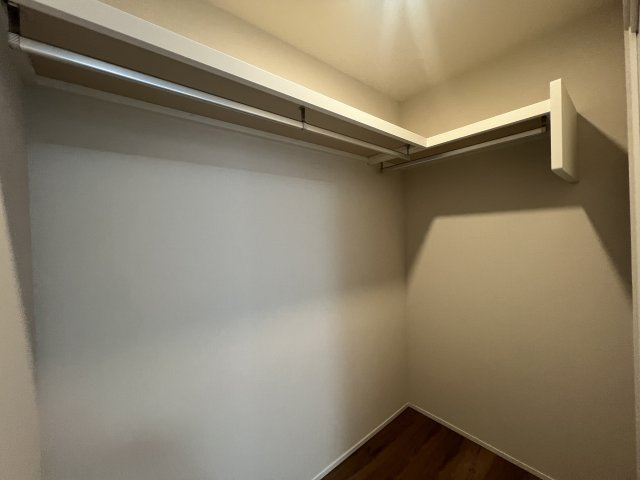 高所恐怖症の方でも、絶妙にイケそうな１２階！【MM.TOWERS the East】リフォームの収納