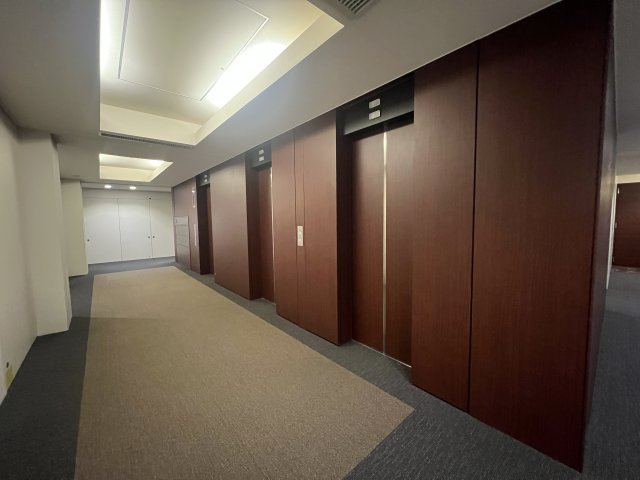 高所恐怖症の方でも、絶妙にイケそうな１２階！【MM.TOWERS the East】リフォームのその他共用部分