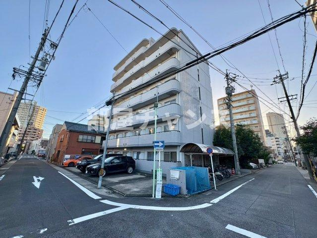 エトアール金山の外観