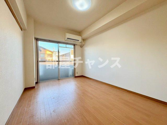 エトアール金山の居間・リビング